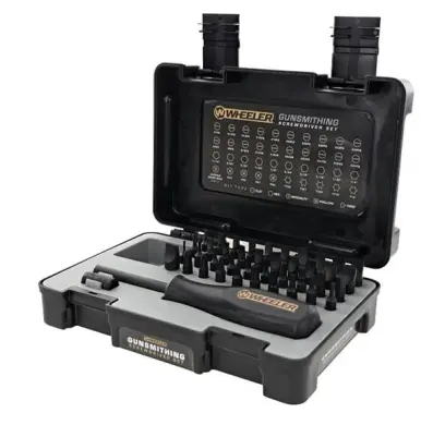 Šroubováky jsou jedním z nejdůležitějších a nejpoužívanějších nástrojů puškařů a sada šroubováků Wheeler 43 Piece Gunsmithing Screwdriver Set není výjimkou.